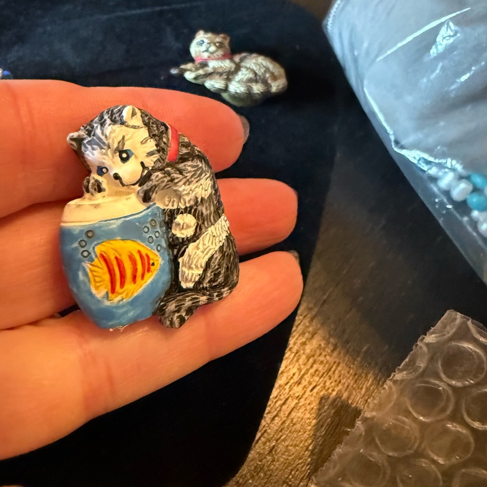 Quacker Factory Cat Button Covers - Picture 6 of 10